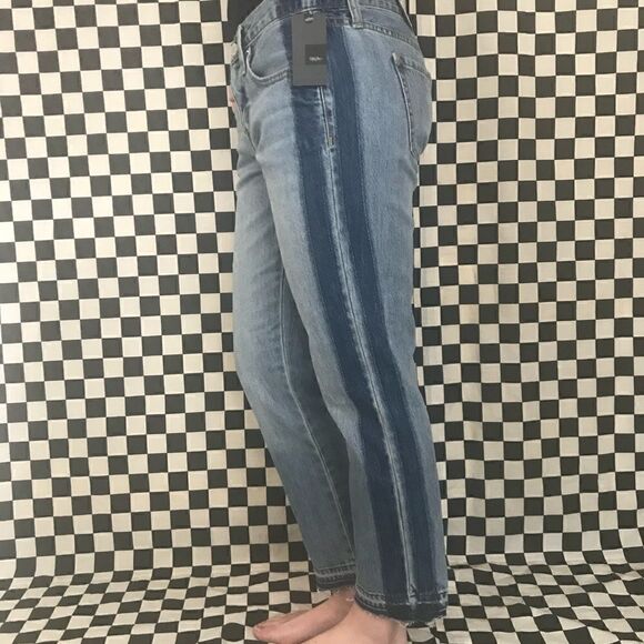 Mossimo mid rise boyfriend crop stretch 2 and 4 - Picture 4 of 7